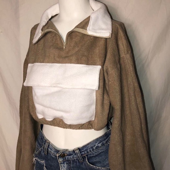 Cropped Fleece Sweater - Picture 3 of 4